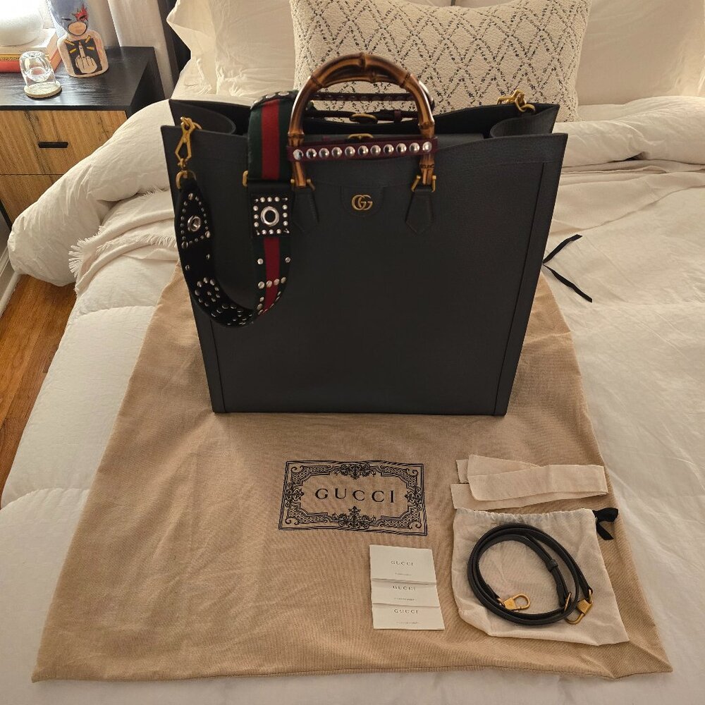 GUCCI MAXI DIANA TOTE IN GRAINED LEATHER WITH STUDDED STRAP